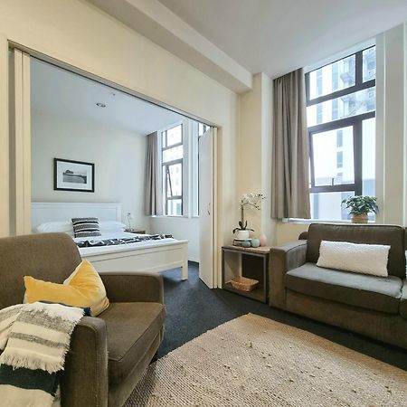 Urban Deco Apartment On Queen Street Auckland Rum bild