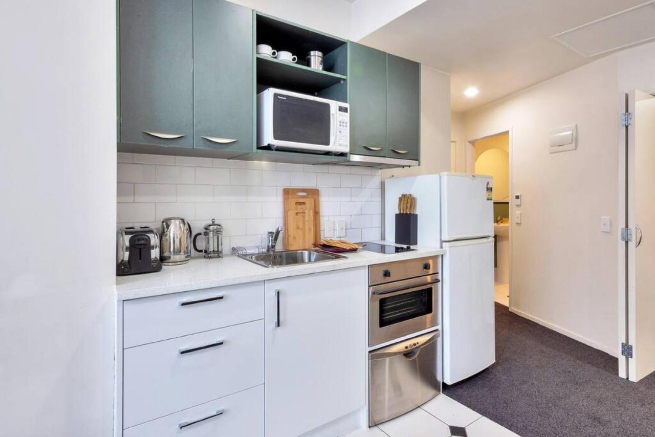 Urban Deco Apartment On Queen Street Auckland Exteriör bild