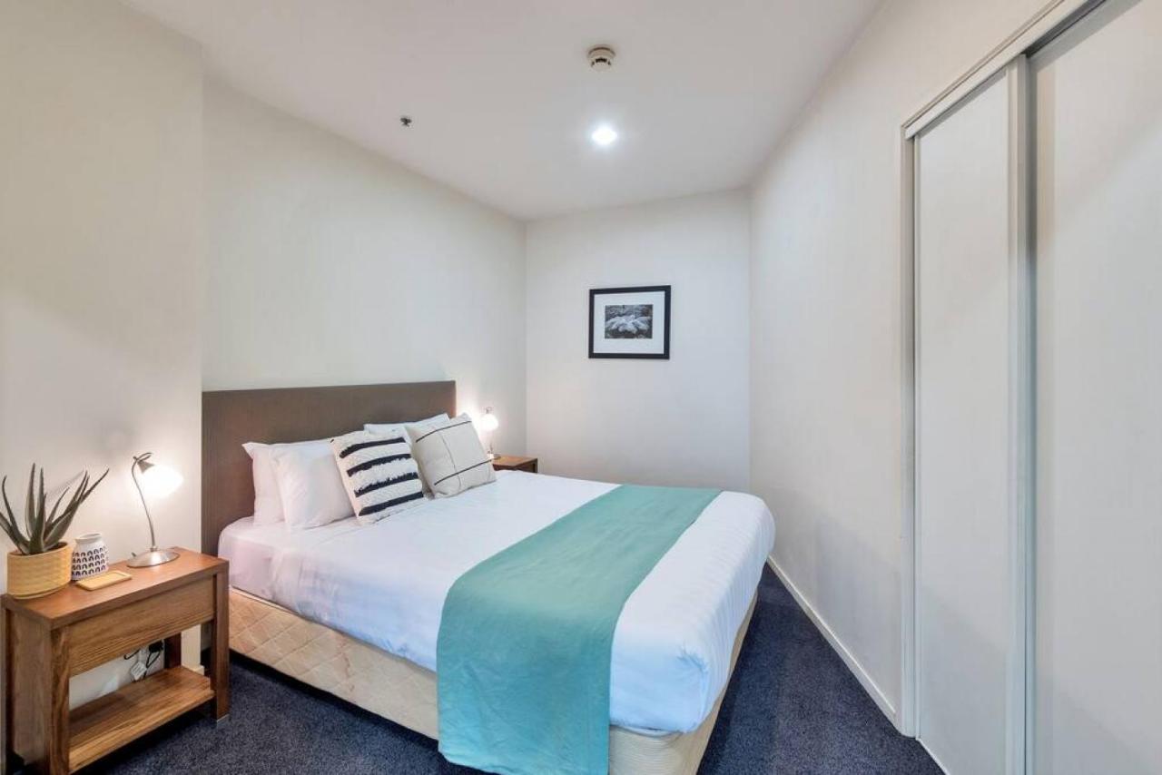 Urban Deco Apartment On Queen Street Auckland Exteriör bild