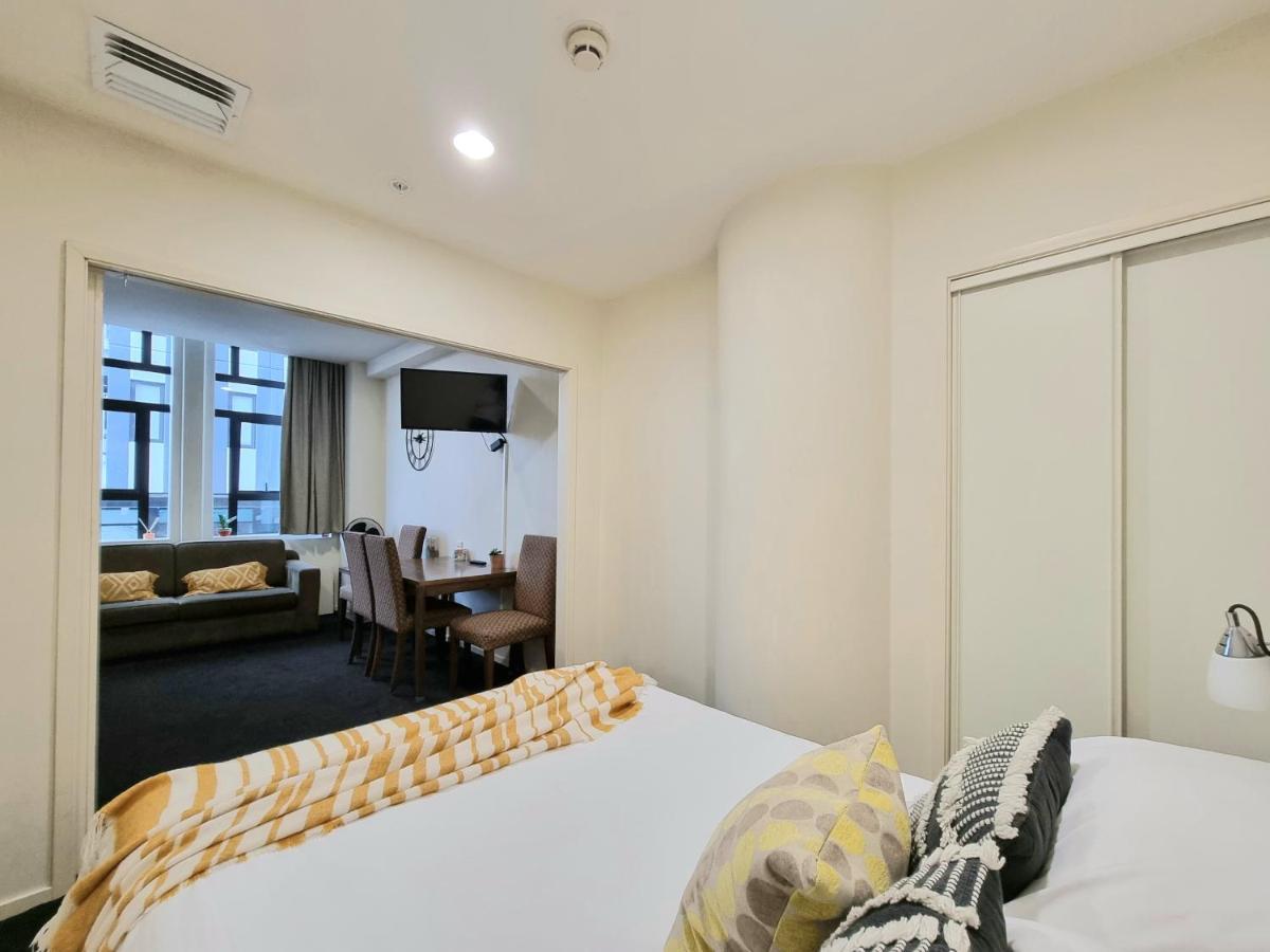 Urban Deco Apartment On Queen Street Auckland Rum bild