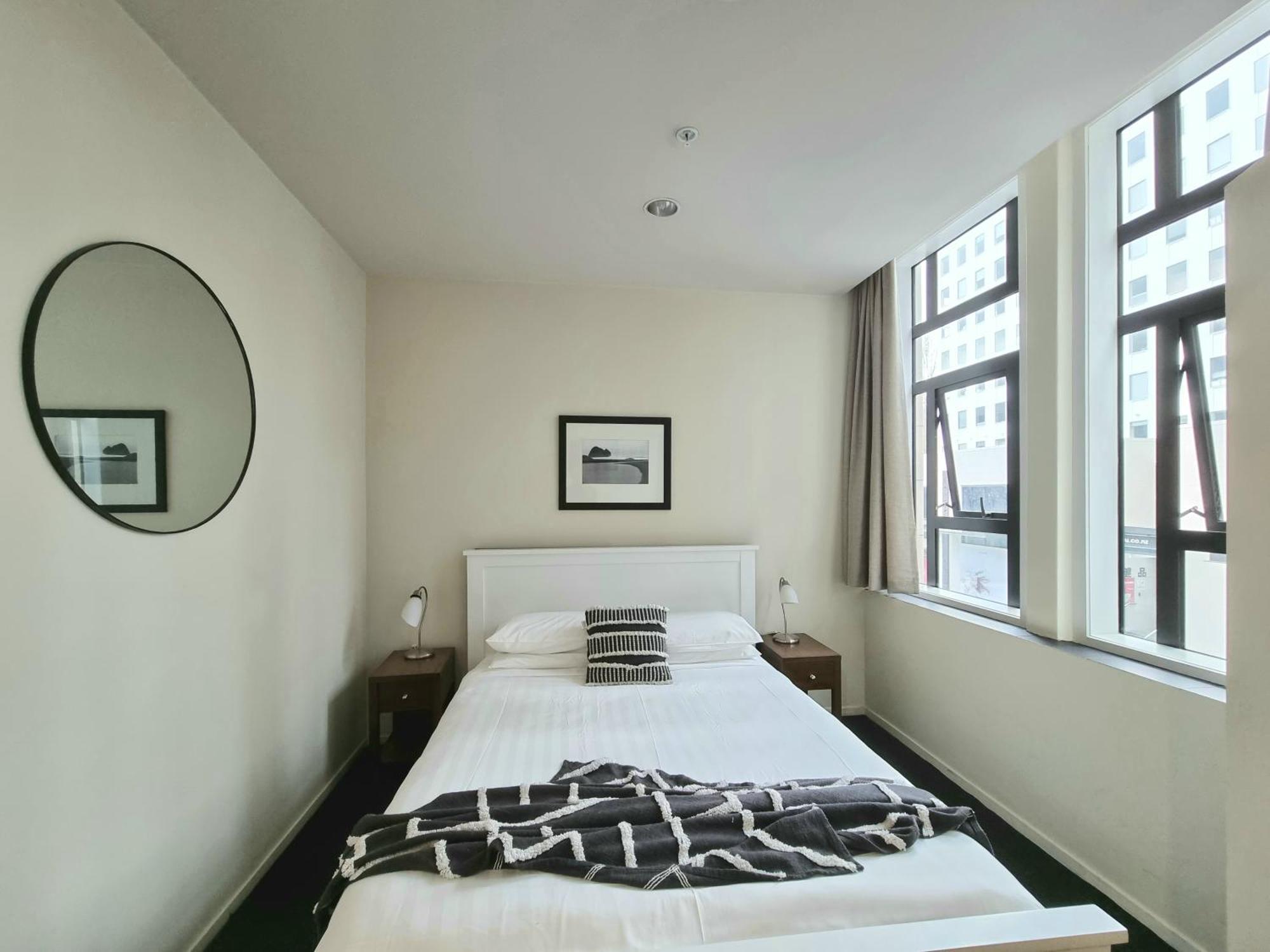 Urban Deco Apartment On Queen Street Auckland Rum bild