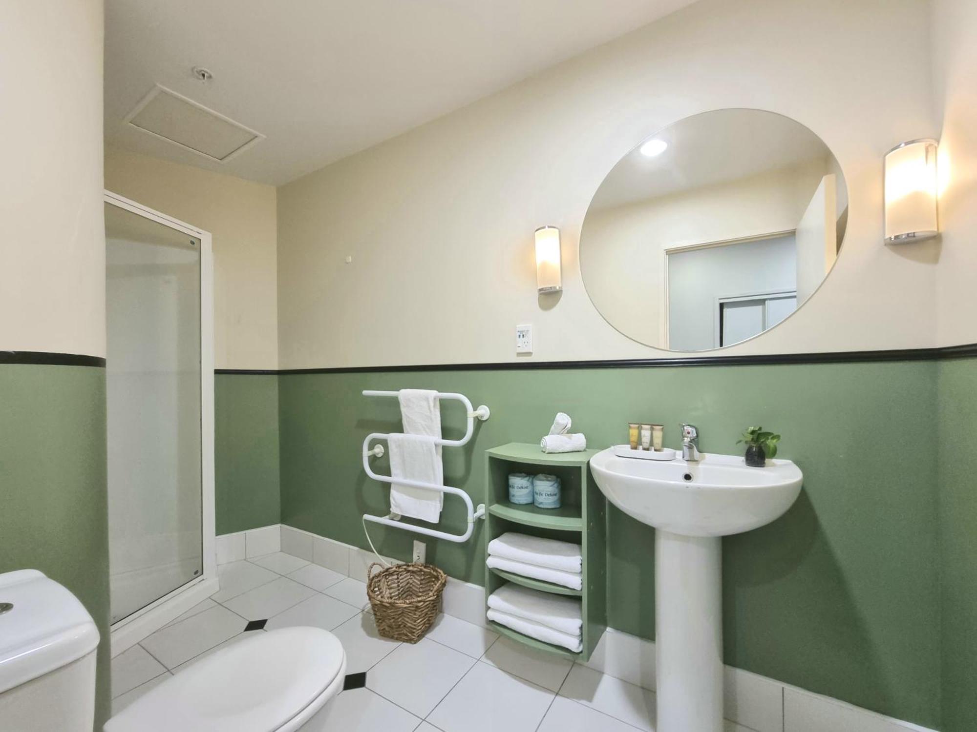 Urban Deco Apartment On Queen Street Auckland Rum bild