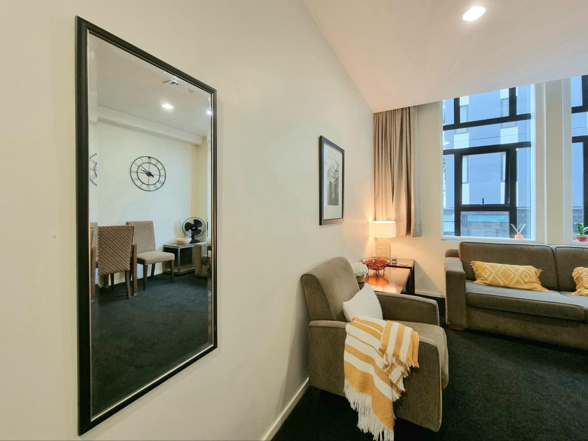 Urban Deco Apartment On Queen Street Auckland Rum bild