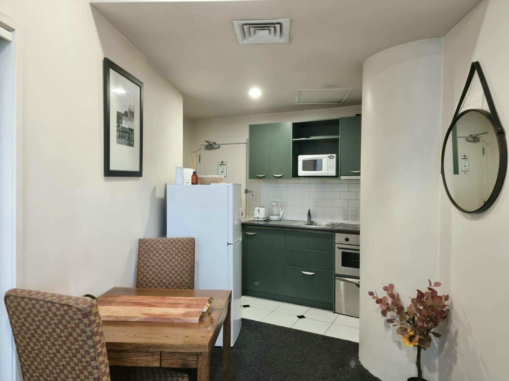 Urban Deco Apartment On Queen Street Auckland Rum bild