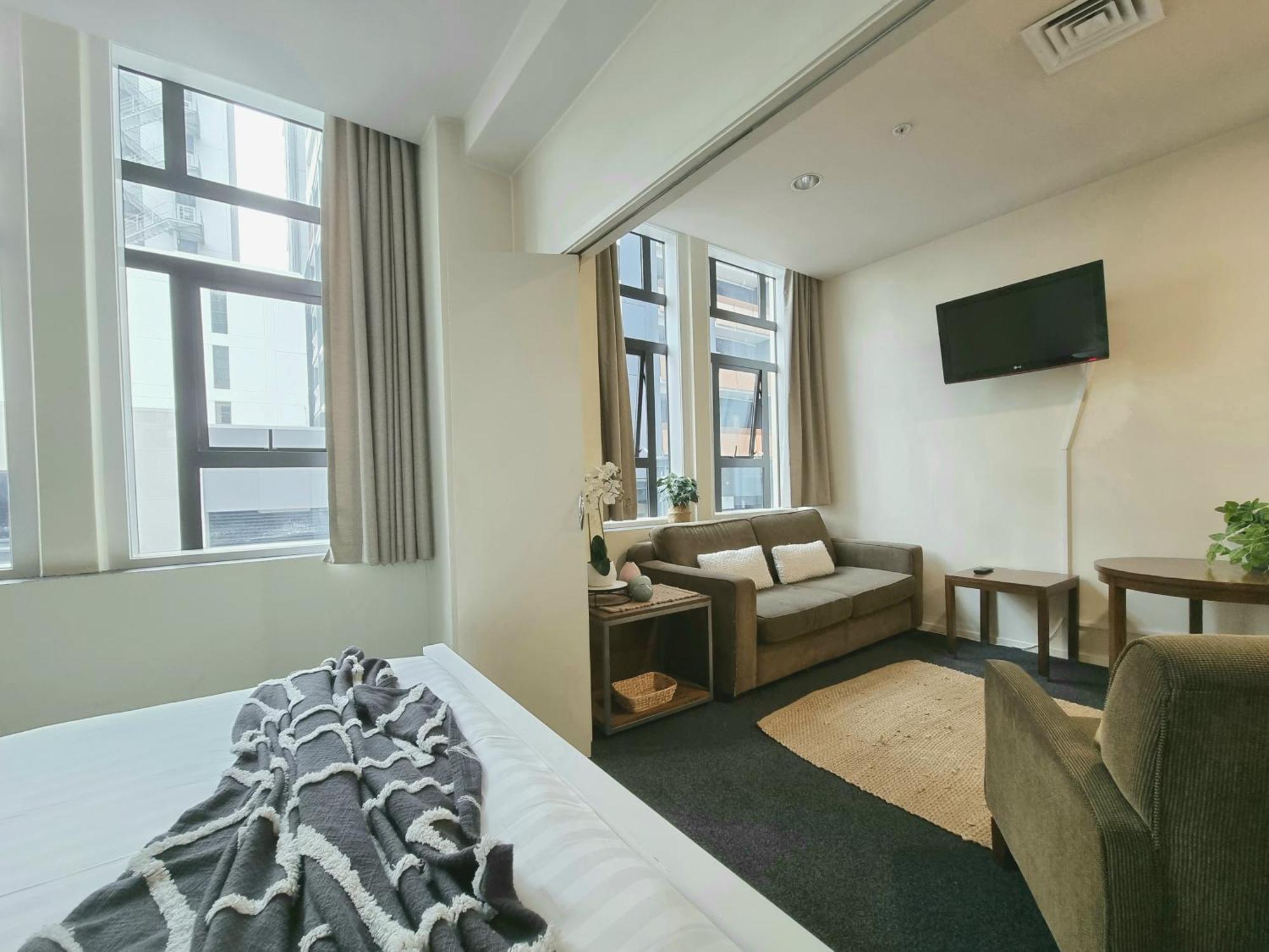 Urban Deco Apartment On Queen Street Auckland Rum bild