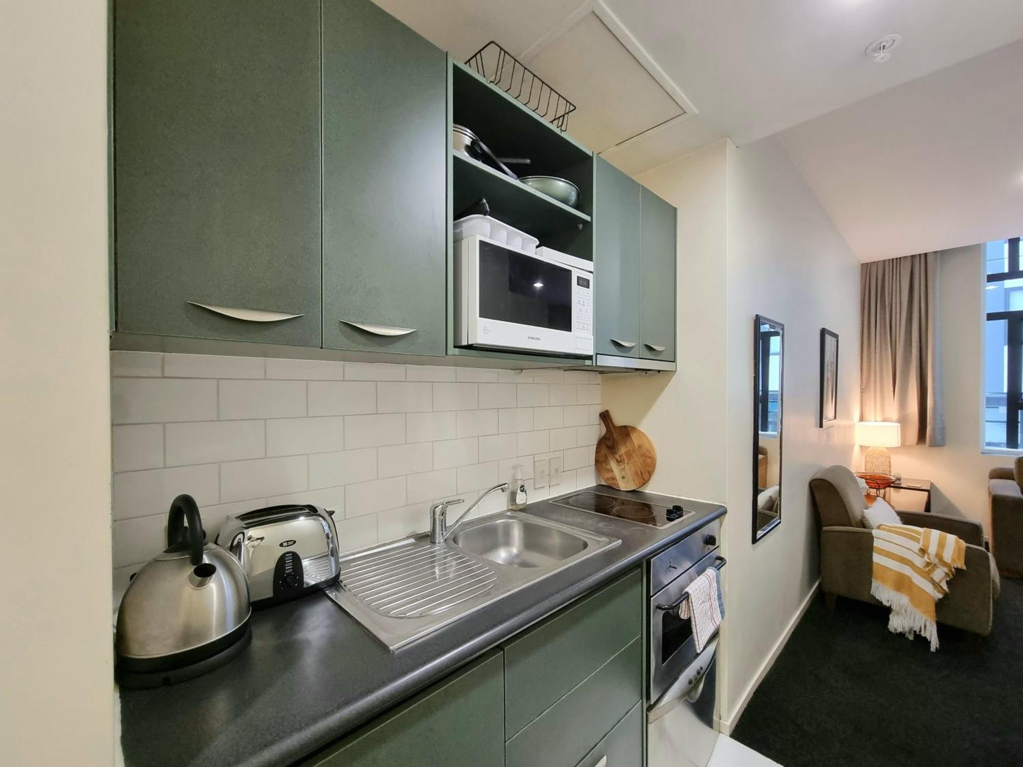 Urban Deco Apartment On Queen Street Auckland Rum bild