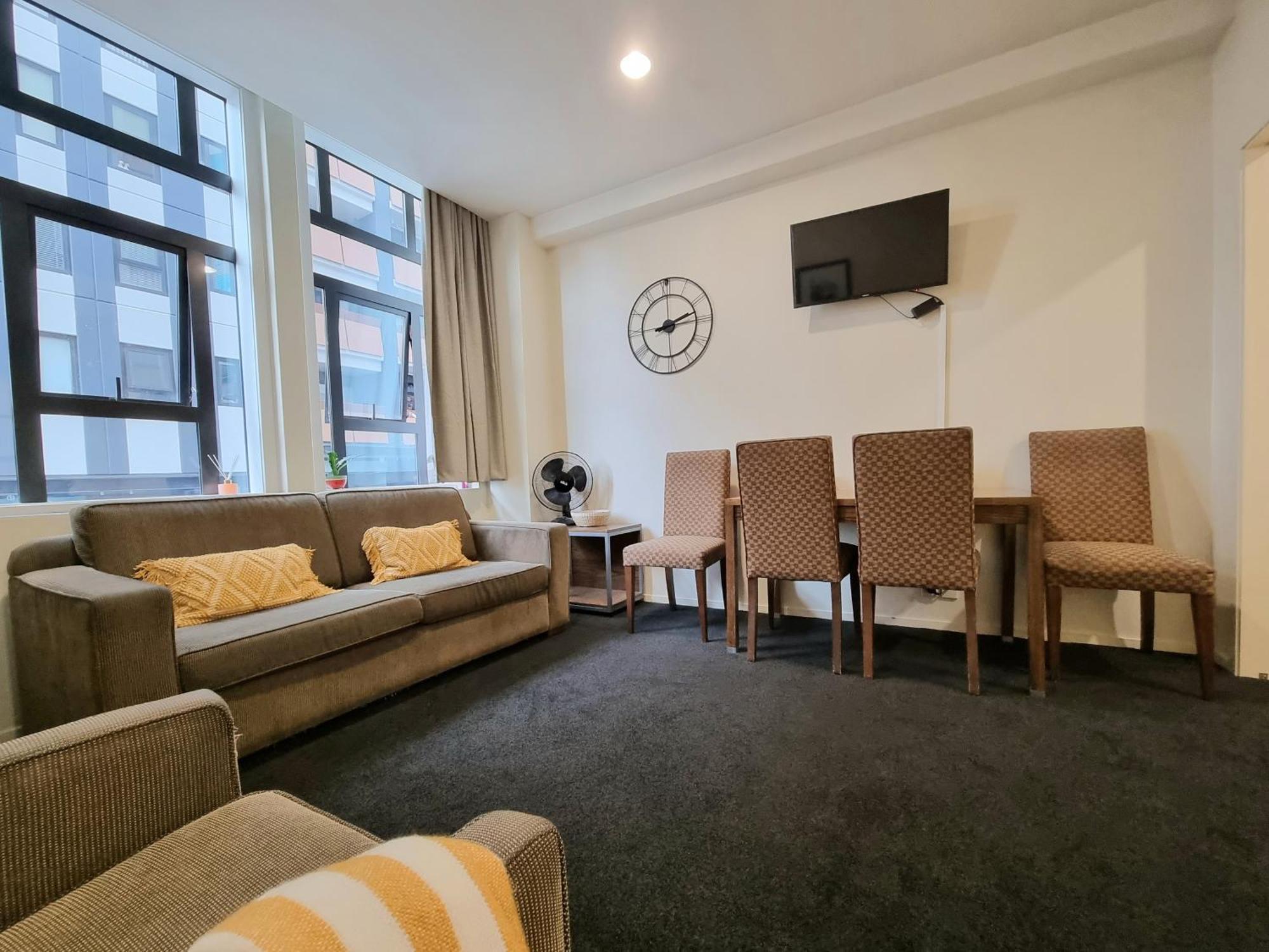 Urban Deco Apartment On Queen Street Auckland Rum bild